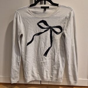 💙Banana Republic White Sweater with Black Bow Motif